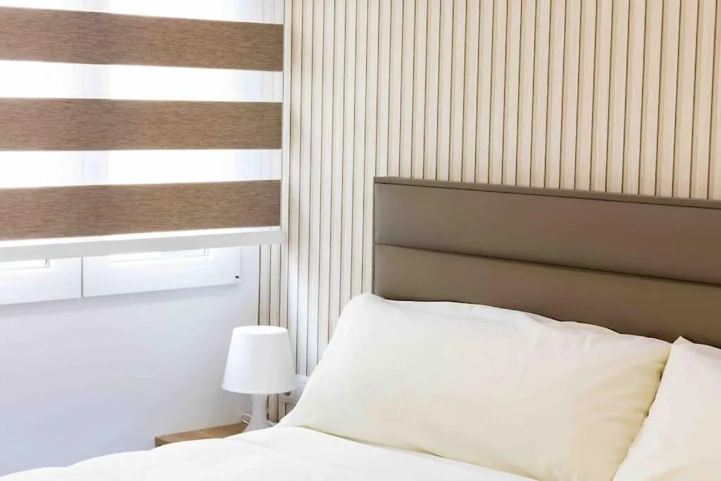 Modern 3-Bed Apartment In Heart Of Τορρεμολίνος Ισπανία