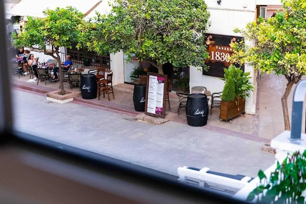 Modern 3-Bed Apartment In Heart Of Torremolinos