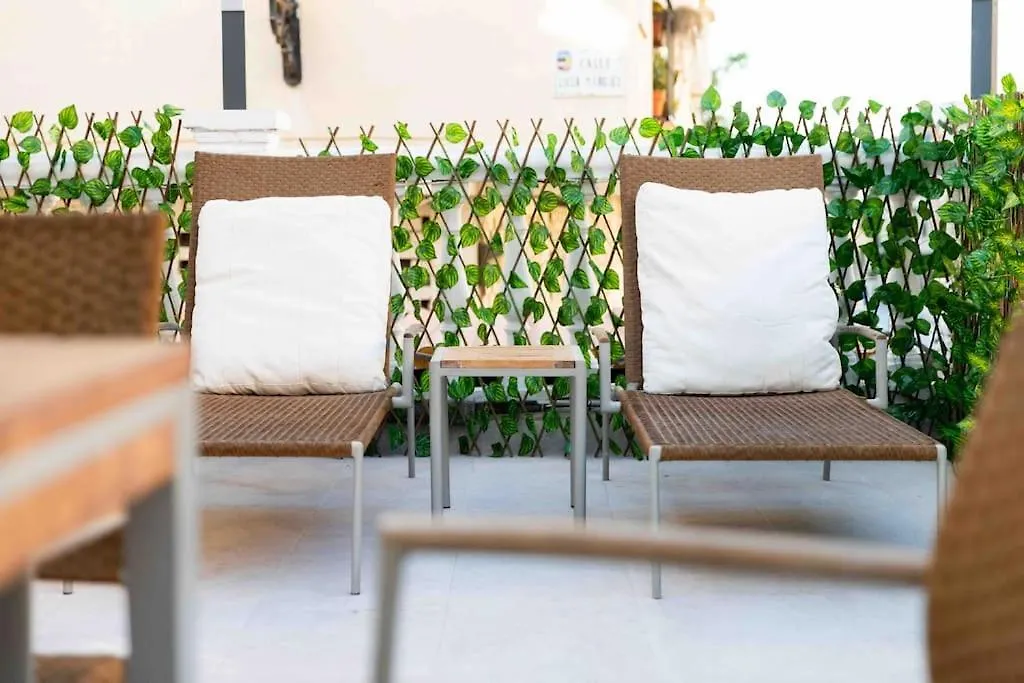 Modern 3-Bed Apartment In Heart Of Torremolinos 0*,