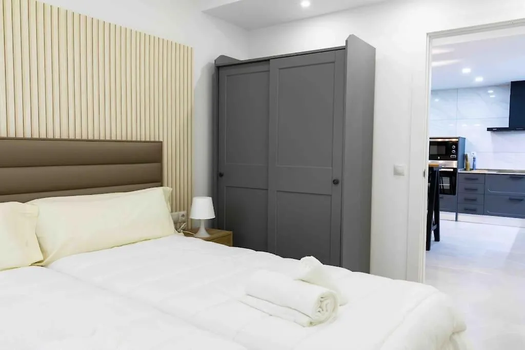 Modern 3-Bed Apartment In Heart Of Torremolinos