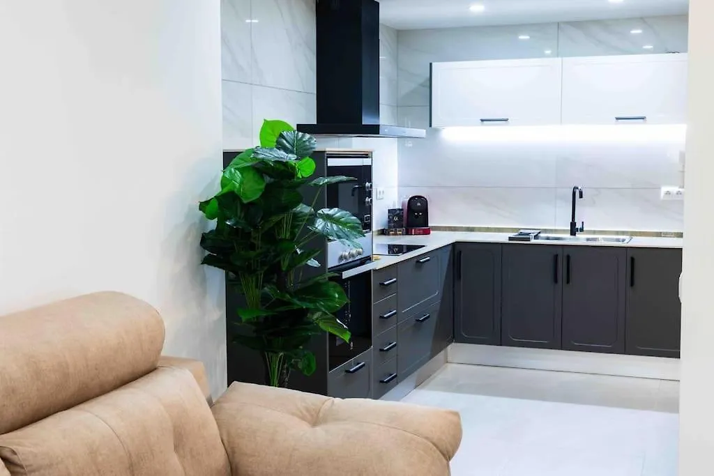 Modern 3-Bed Apartment In Heart Of Torremolinos Hiszpania