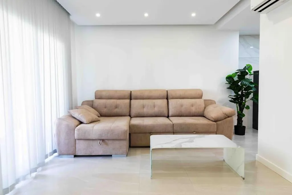 Modern 3-Bed Apartment In Heart Of Torremolinos 0*,  Hiszpania