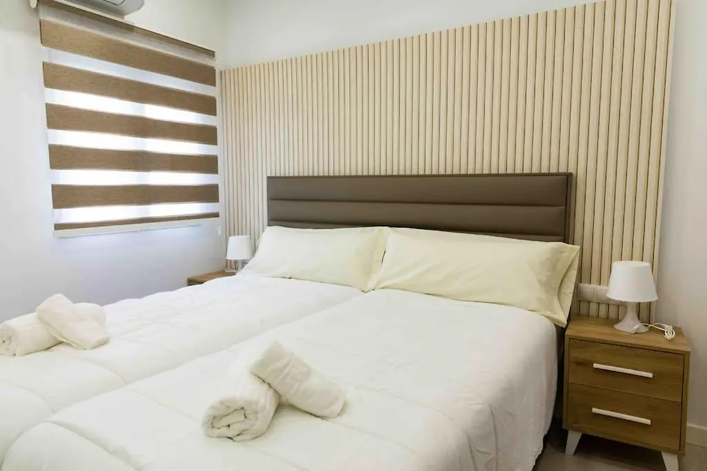 Modern 3-Bed Apartment In Heart Of Torremolinos